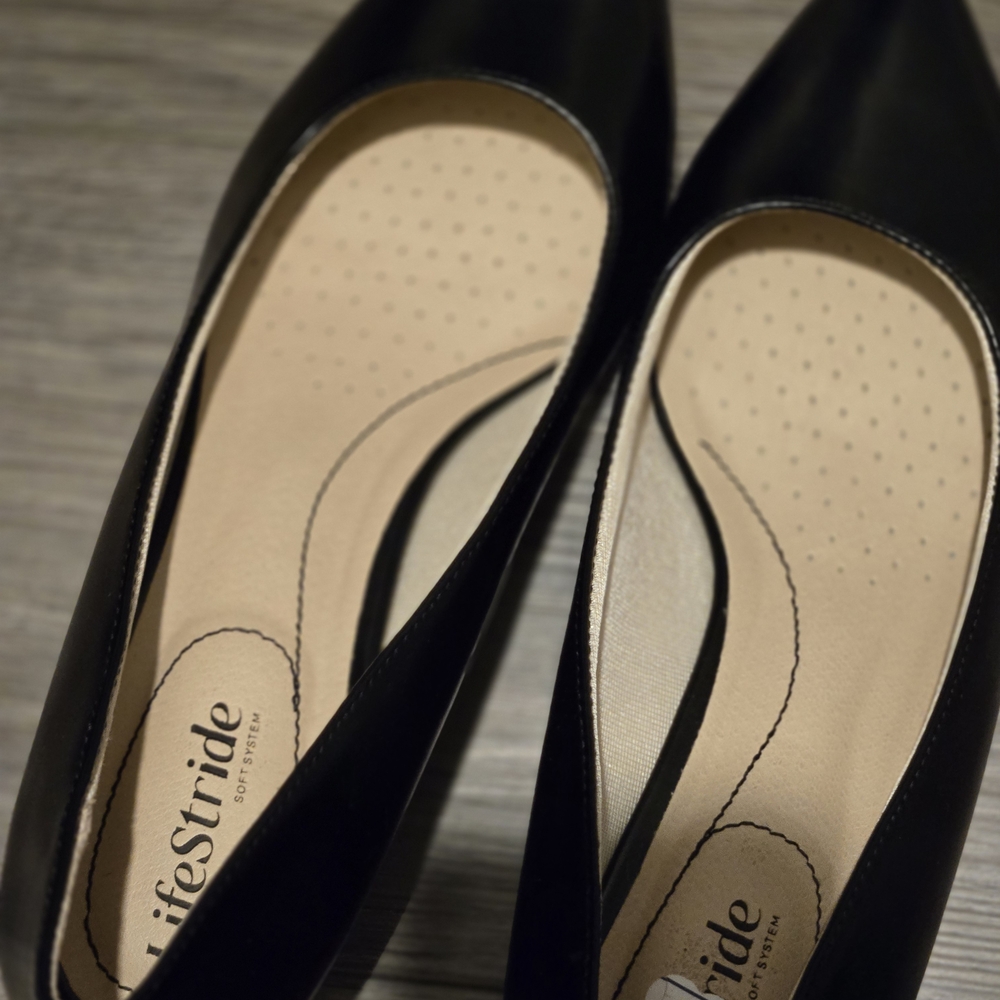 Life Stride Black Classic Heels